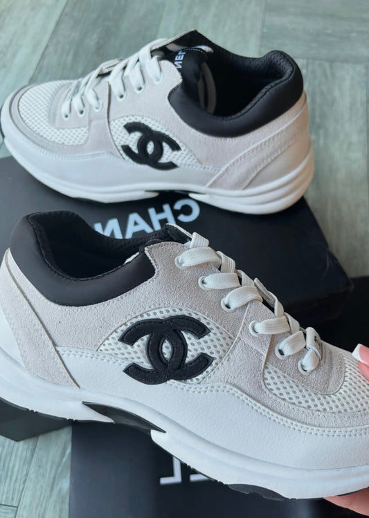 CC Runner Black & White